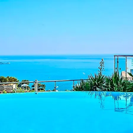 Szálloda Tropical Deluxe 4*