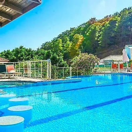 Szálloda Tropical Deluxe 4*