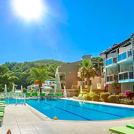Szálloda Tropical Deluxe 4*