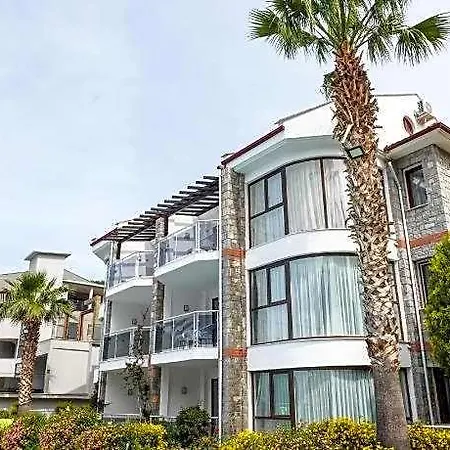 Tropical Deluxe Szálloda 4*