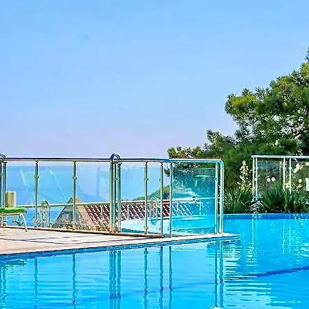 Tropical Deluxe 4*